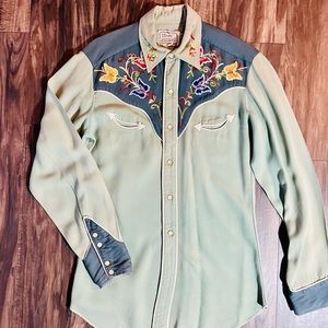 Women’s Vintage Western Shirt